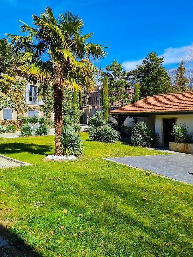 Lyon Faubourg - Saint Priest Bed & Breakfast